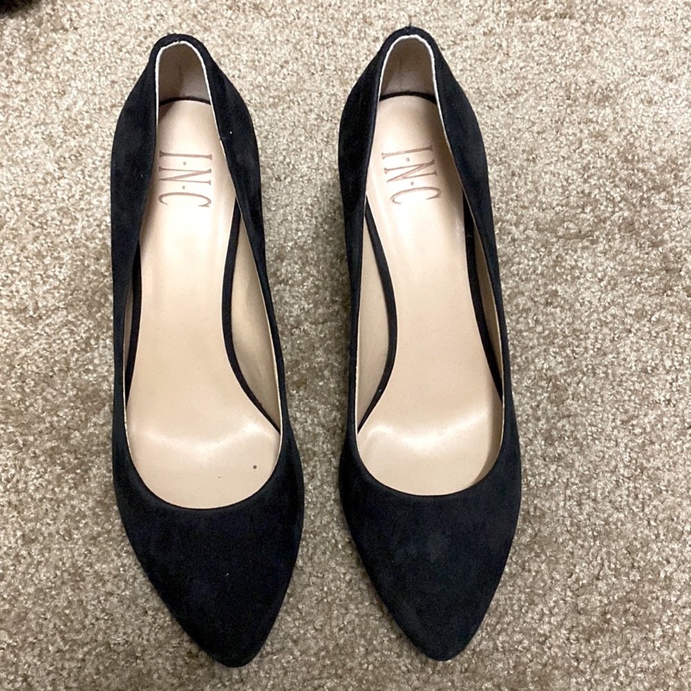 INC Women’s Zitah Pointed Toe Pumps.